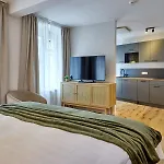 Neu!!! Moselbleibe Stadthaus Am Baerenbrunnen 贝恩卡斯特尔-屈斯